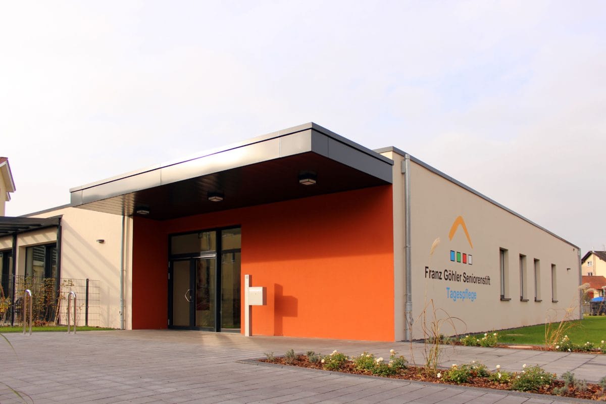 Neubau Tagespflege in modularer Bauweise, zertifiziertes Passivhaus | Eingang