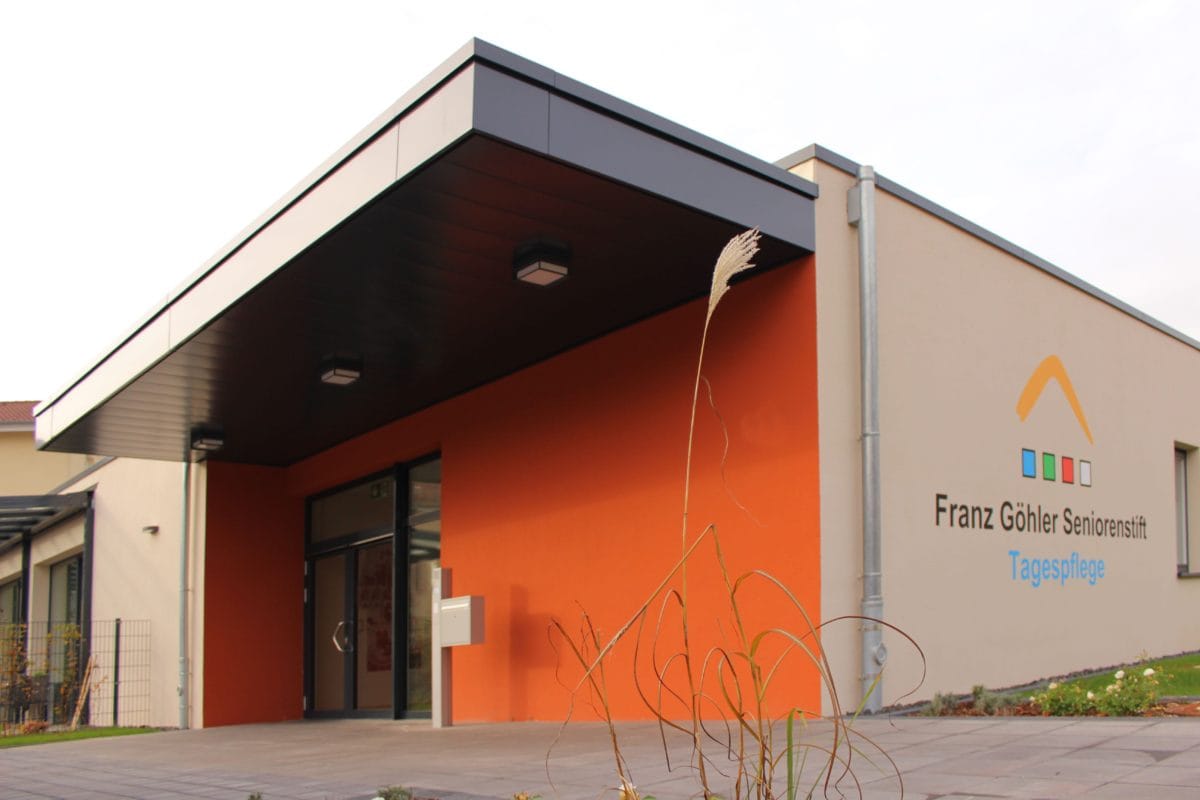 Neubau Tagespflege in modularer Bauweise, zertifiziertes Passivhaus | Eingang