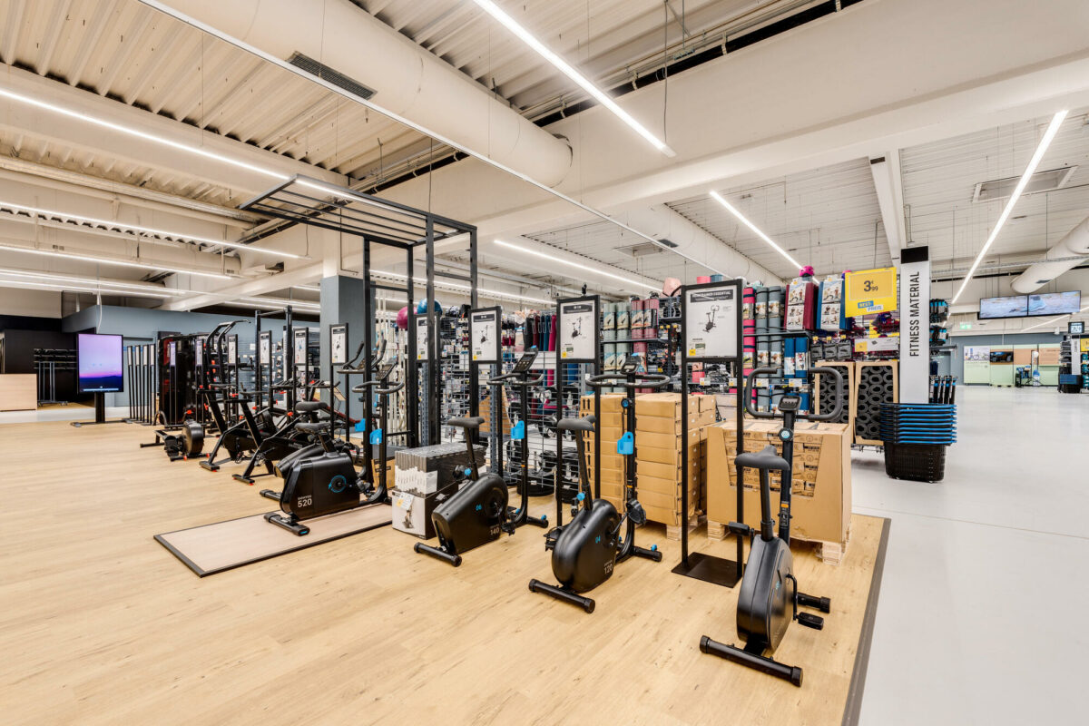 decathlon-aachen-planbar-architektur-umbau-gewerbe-architektur (10)