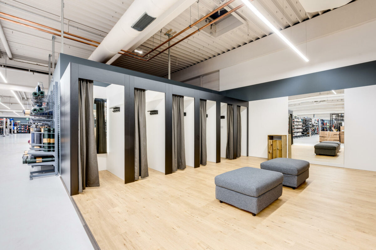 decathlon-aachen-planbar-architektur-umbau-gewerbe-architektur (15)