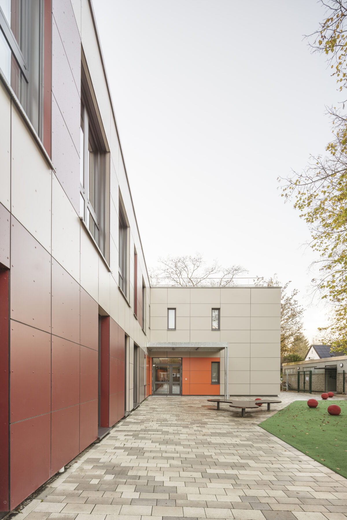 neubau-architektur-planbar-architekt-koeln-Schule-KGS-in-den-auen