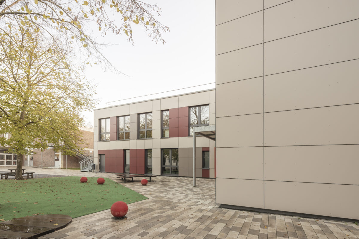 neubau-architektur-planbar-architekt-koeln-Schule-KGS-in-den-auen