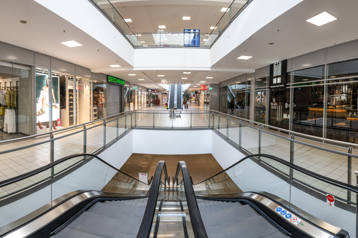 Modernisierung und energetische Sanierung einer Einkaufszentrum durch Architekturbüro Planbar Architektur in Köln