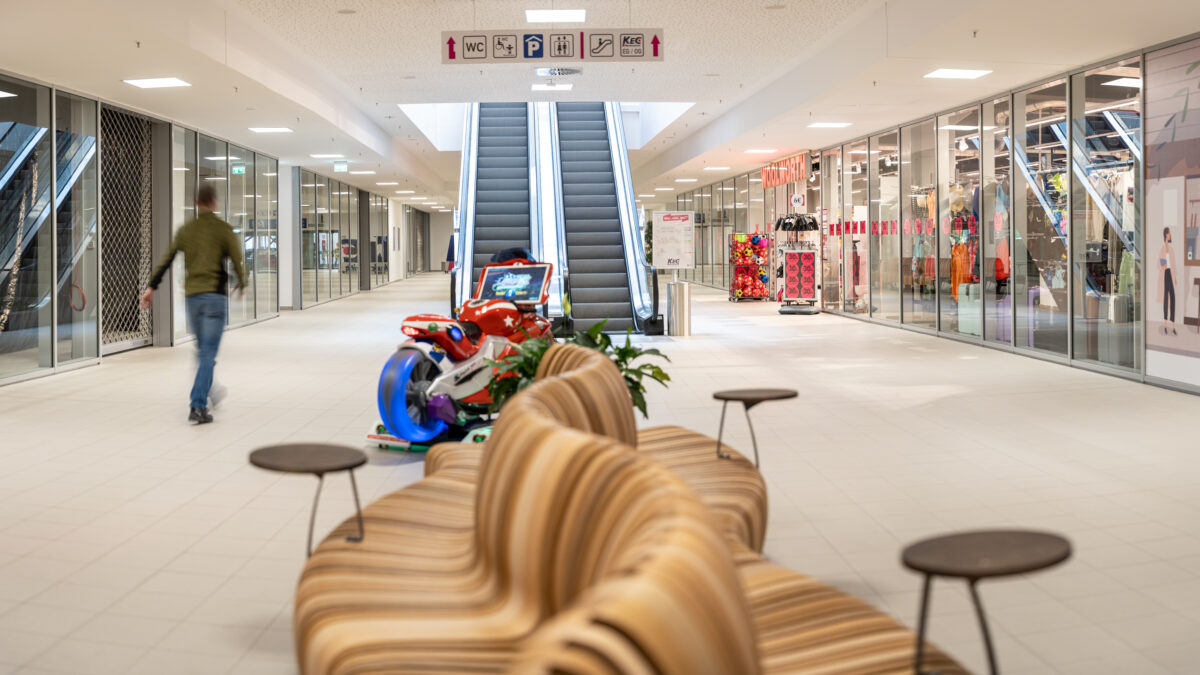 Modernisierung und energetische Sanierung einer Einkaufszentrum durch Architekturbüro Planbar Architektur in Köln