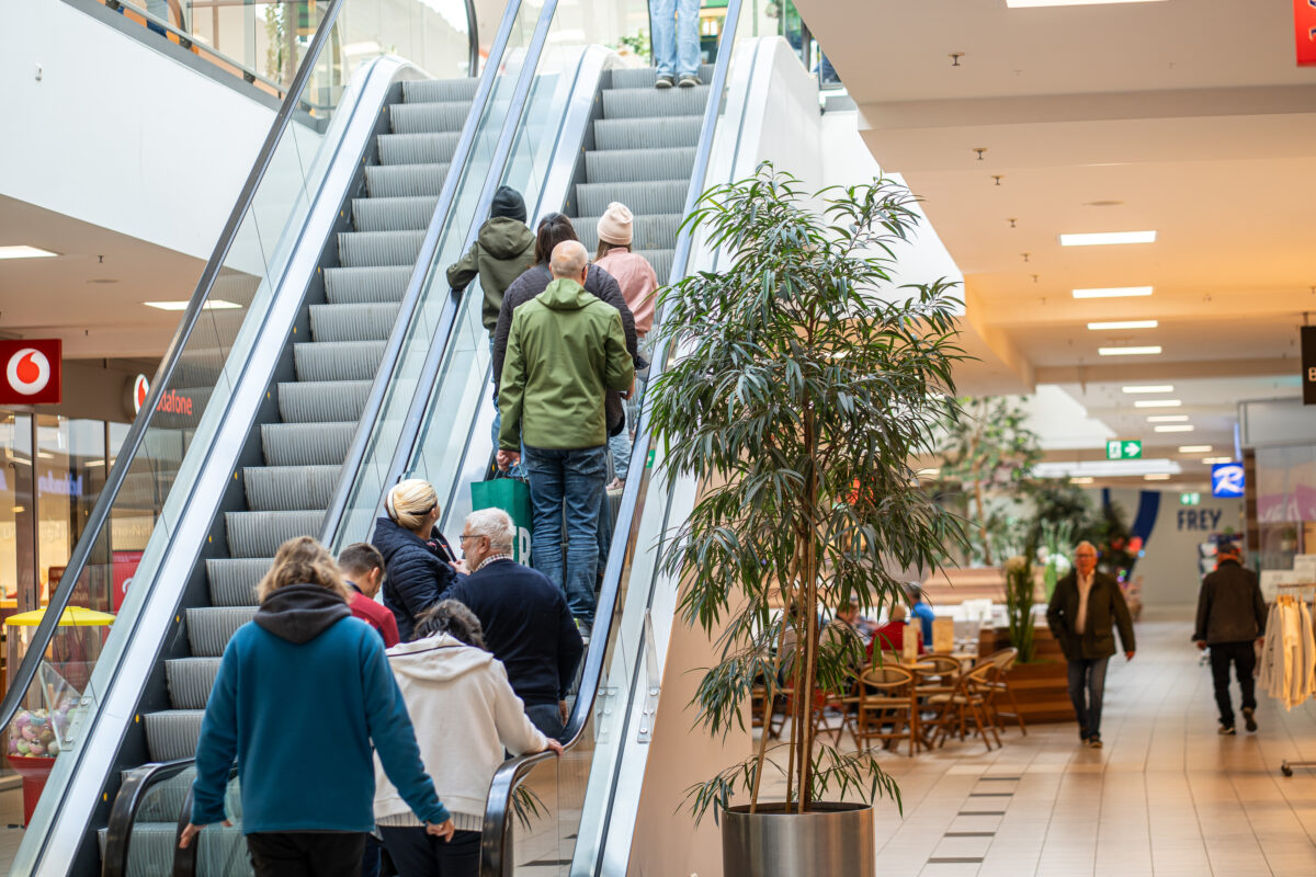 Modernisierung und energetische Sanierung einer Einkaufszentrum durch Architekturbüro Planbar Architektur in Köln